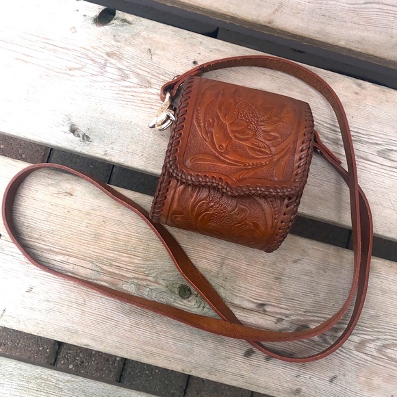 Mary Alice Palmer Designs Handbags - Vintage Mary Alice Palmer Shoulder Pouch